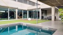 Piscina de Casa o xalet en venda en Sant Cugat del Vallès amb Aire condicionat, Terrassa i Piscina