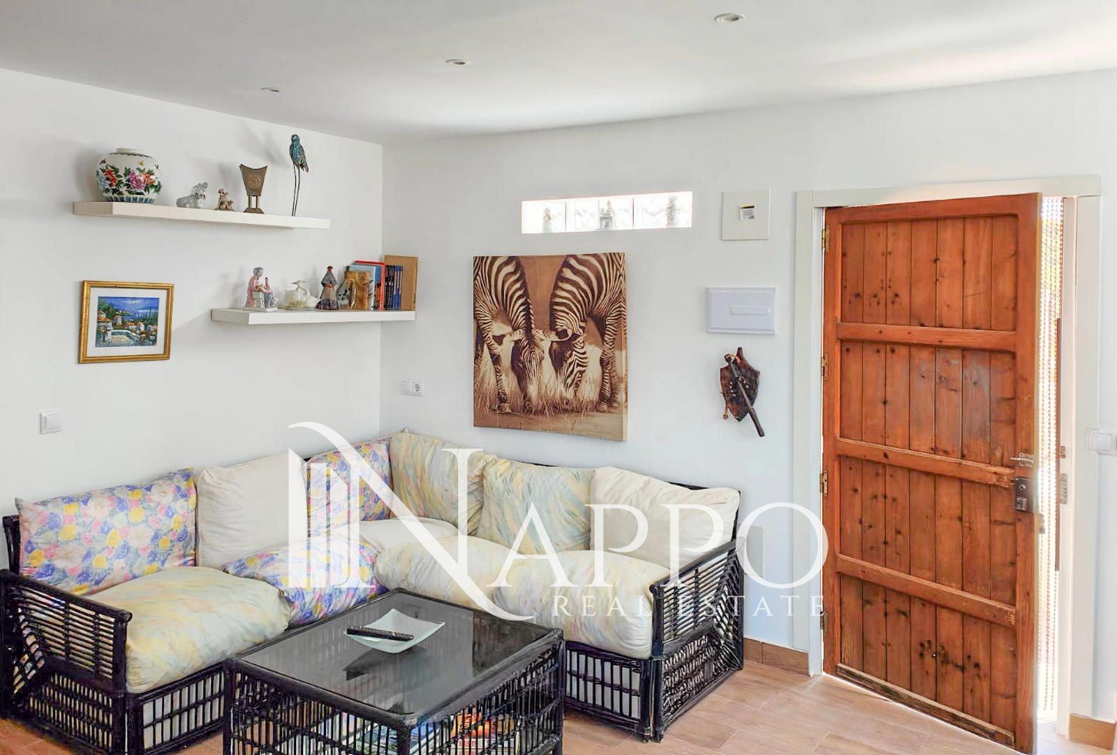 Sala d'estar de Dúplex per a compartir en Muro amb Moblat, Forn i Rentadora