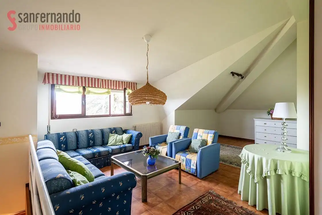 Sala de estar de Casa o chalet en venta en Torrelavega  con Calefacción, Jardín privado y Terraza
