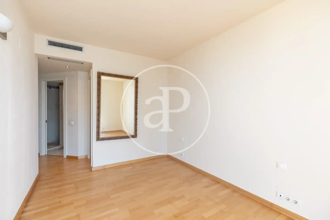 Habitación de Piso en venta en Barcelona con Aire acondicionado, Calefacción y Jardín privado