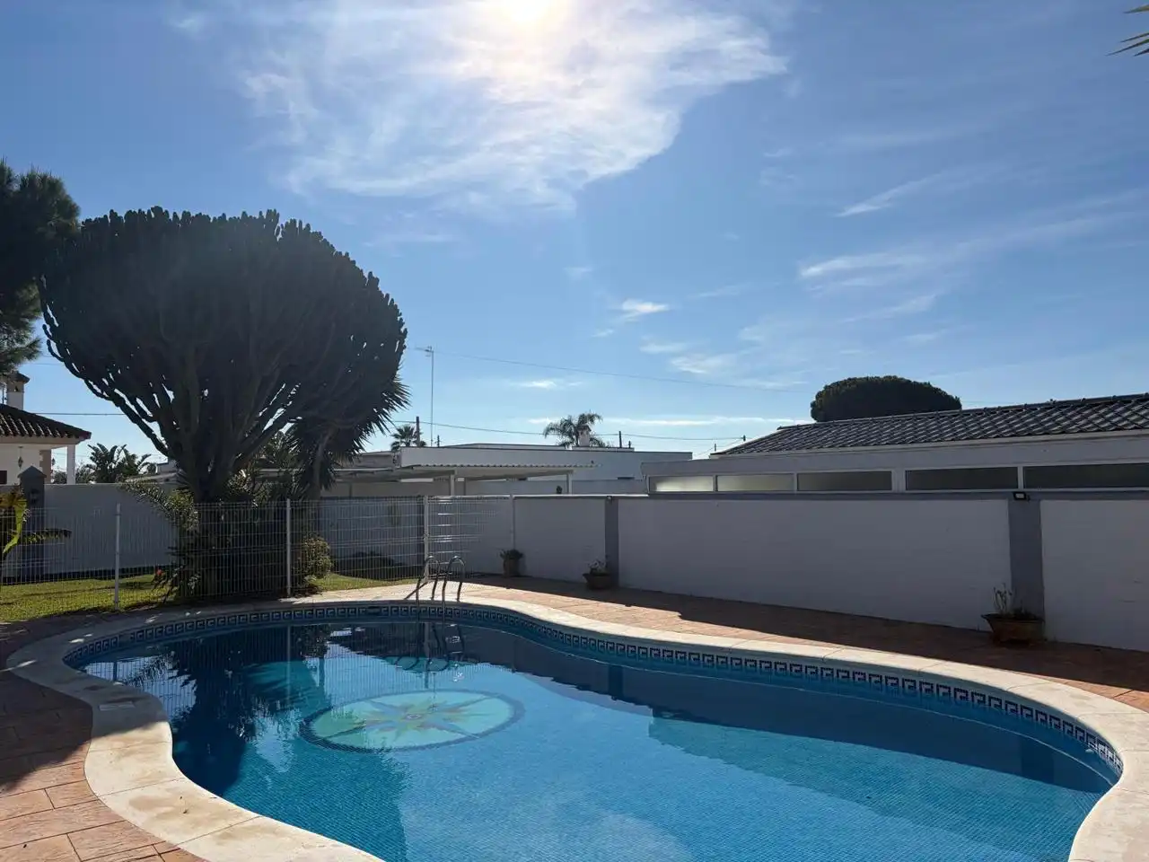 Piscina de Casa o chalet en venta en Chipiona con Aire acondicionado, Jardín privado y Piscina