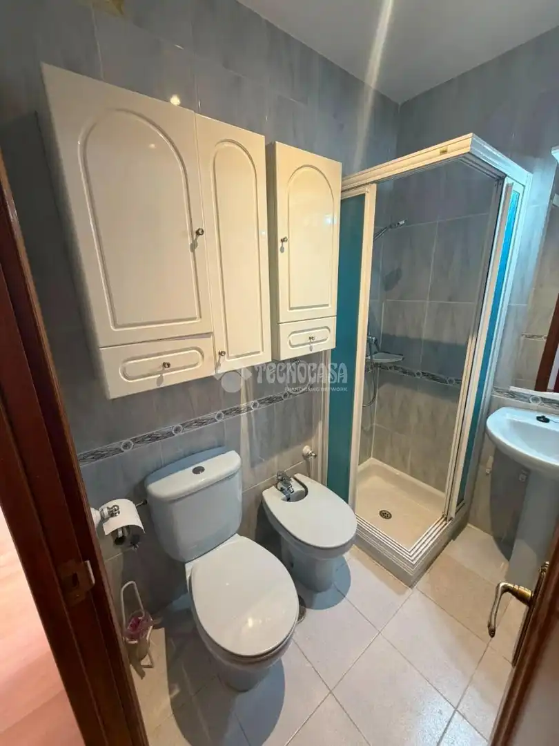 Badezimmer von Wohnung zur Miete in Getafe mit Klimaanlage, Heizung und Möbliert