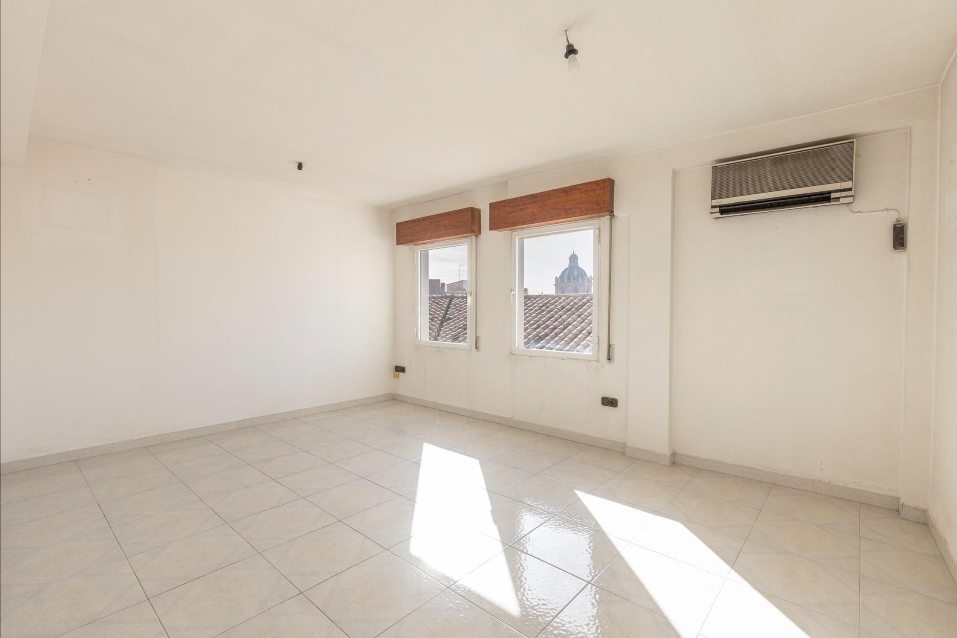 Dormitori de Àtic en venda en  Granada Capital amb Terrassa