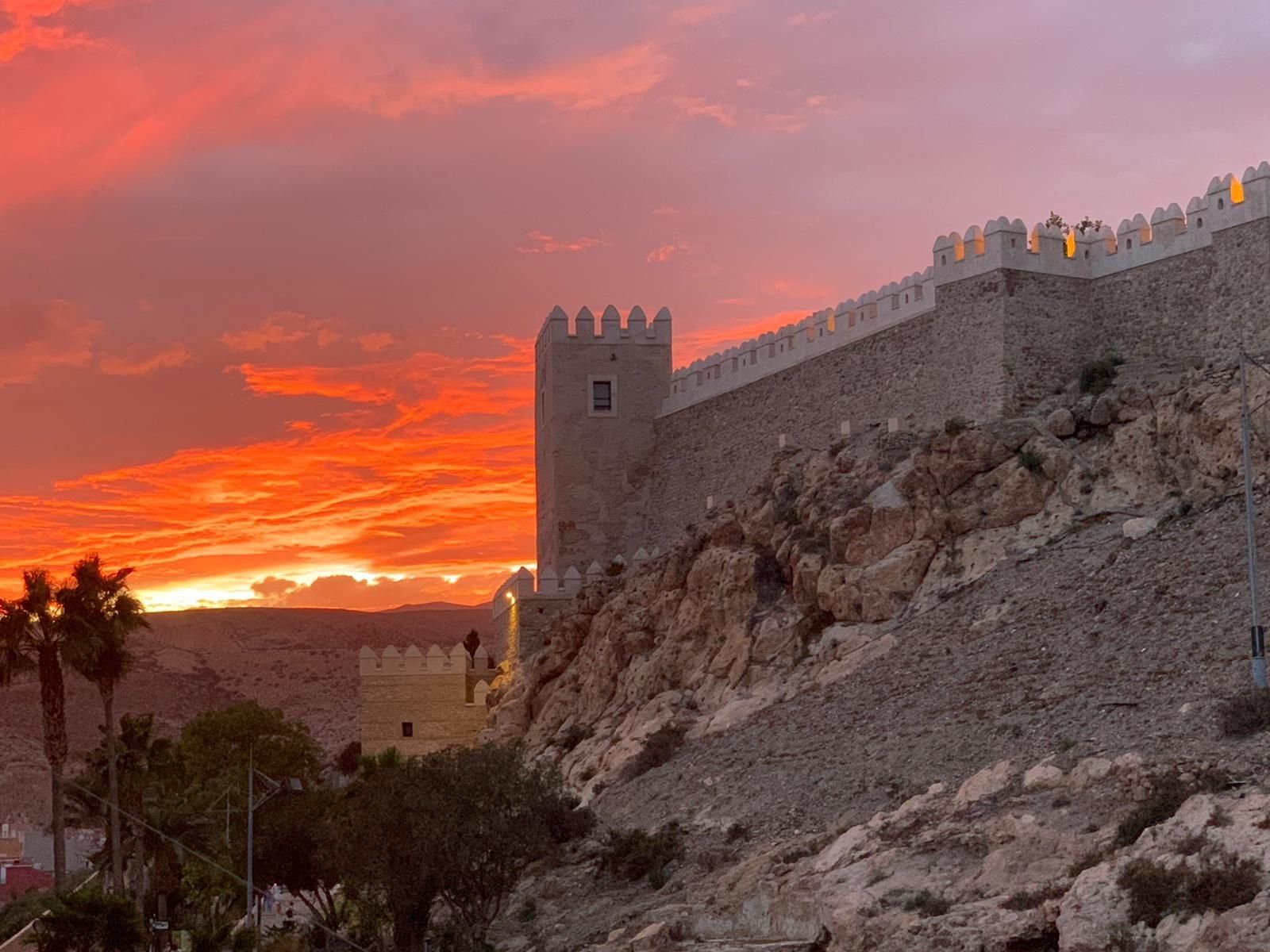 Vista exterior de Ático en venta en  Almería Capital con Terraza