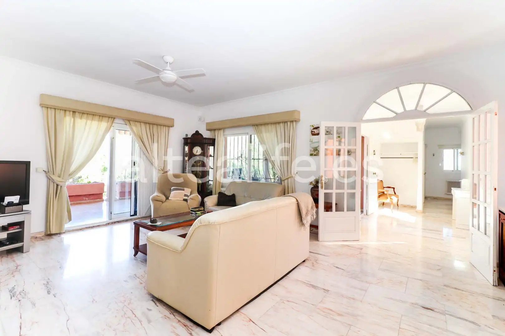Living room of Houses for sale in L'Alfàs del Pi  with Air Conditioner, Heating and Private garden