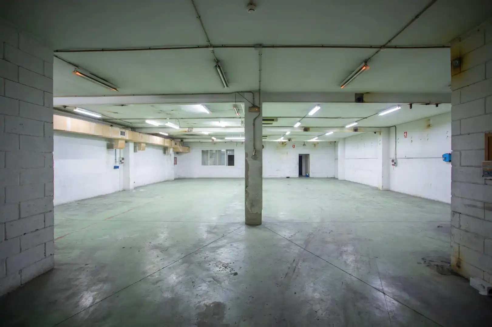 Nave industrial en alquiler en Carrer del Mercuri, 11 11, imagen 8