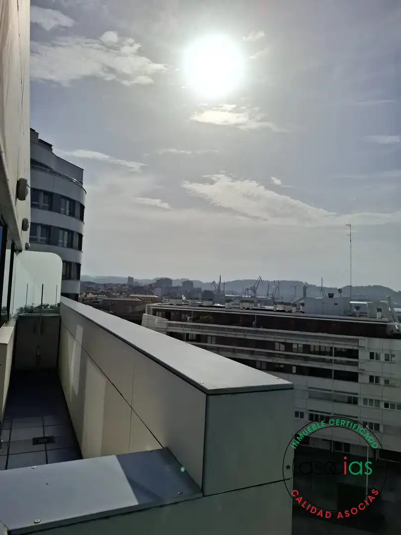 Außenansicht von Wohnung zum Verkauf in Gijón  mit Heizung, Terrasse und Abstellraum