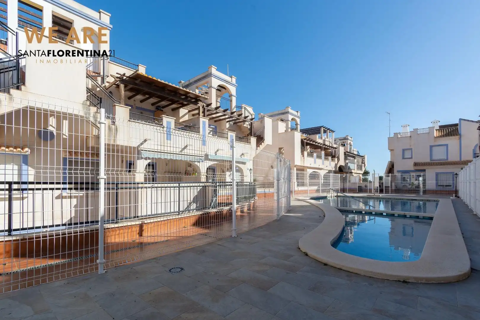 Vista exterior de Piso en venta en Cartagena con Trastero, Amueblado y Piscina comunitaria