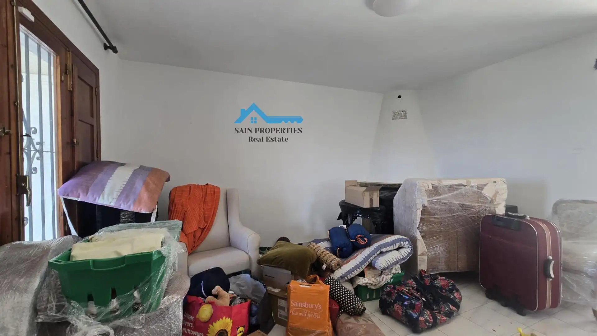 Casa adosada en venda en La Nucia amb Aire condicionat, Calefacció i Jardí privat