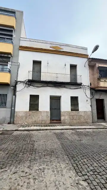 Außenansicht von Einfamilien-Reihenhaus zum Verkauf in Córdoba mit Balkon