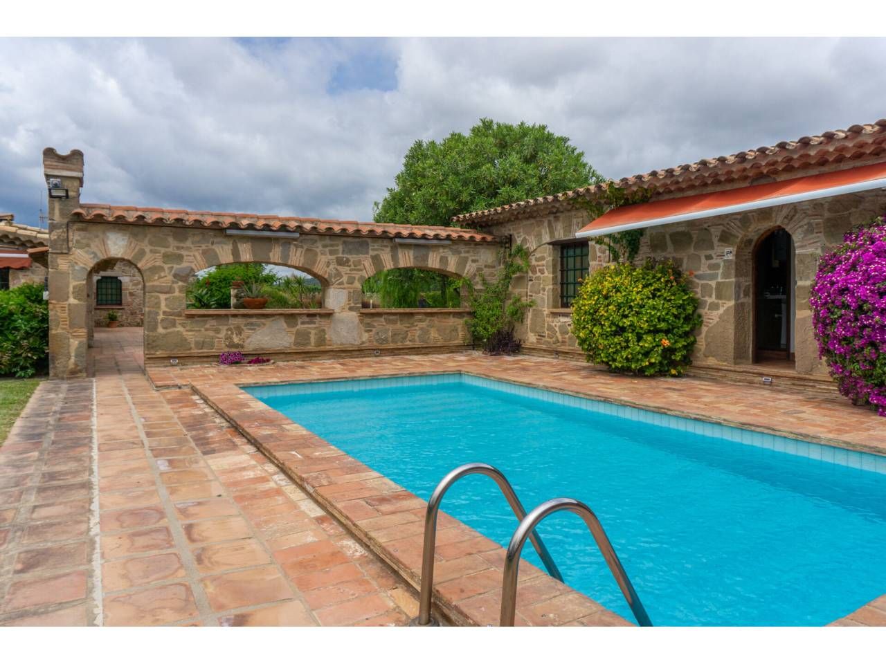 Piscina de Finca rústica en venda en Castell d'Aro, Platja d'Aro i s'Agaró amb Calefacció, Jardí privat i Terrassa