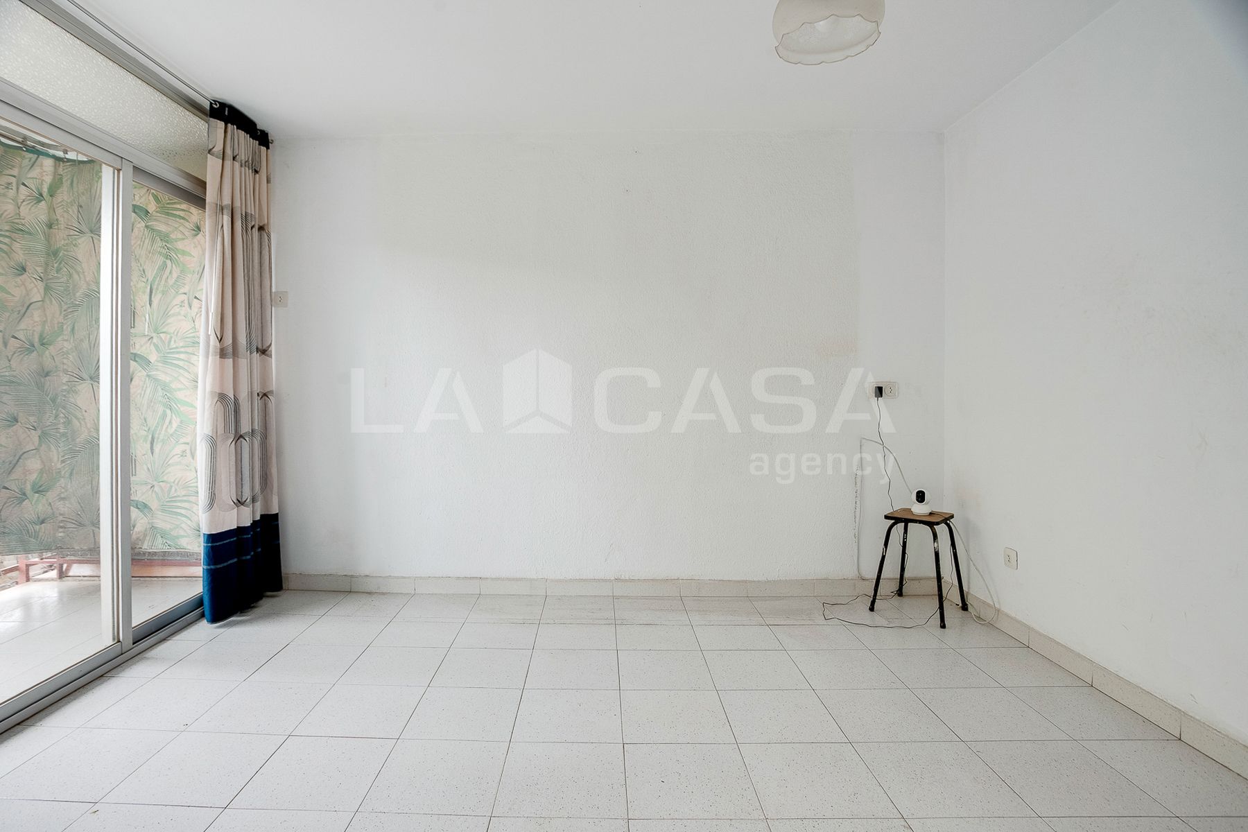 Flat for sale in L'Hospitalet de Llobregat  with Heating and Balcony