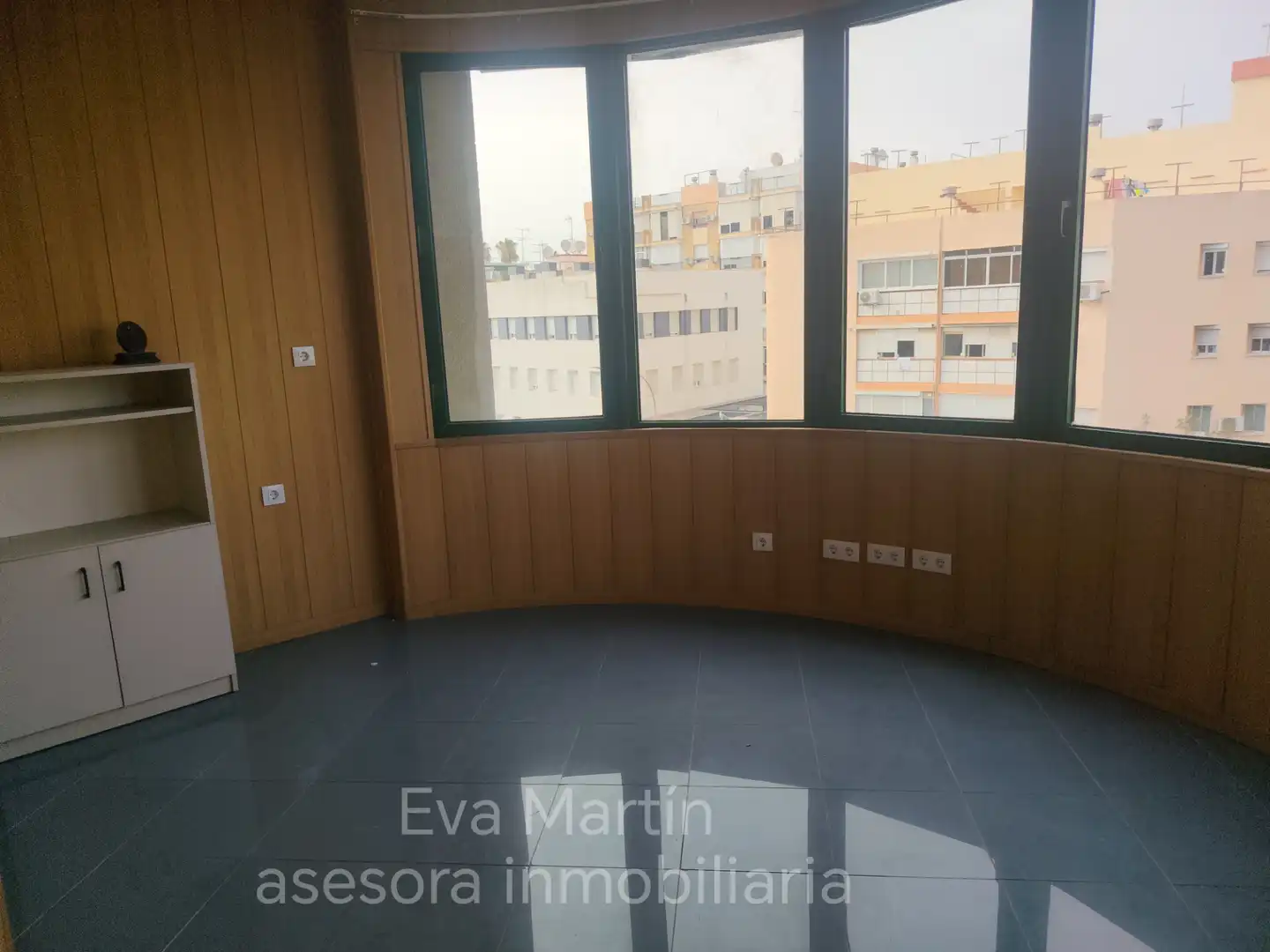 Büro zur Miete in Sevilla mit Klimaanlage und Heizung