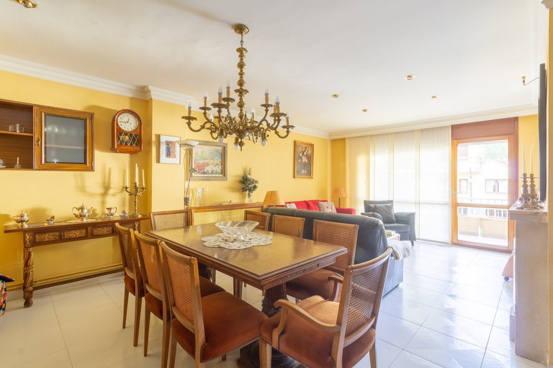 Dining room of Flat for sale in Figueres  with Air Conditioner, Heating and Storage room