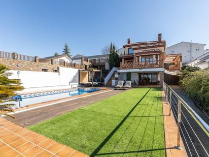 Jardí de Casa o xalet en venda en Monachil amb Aire condicionat, Terrassa i Piscina