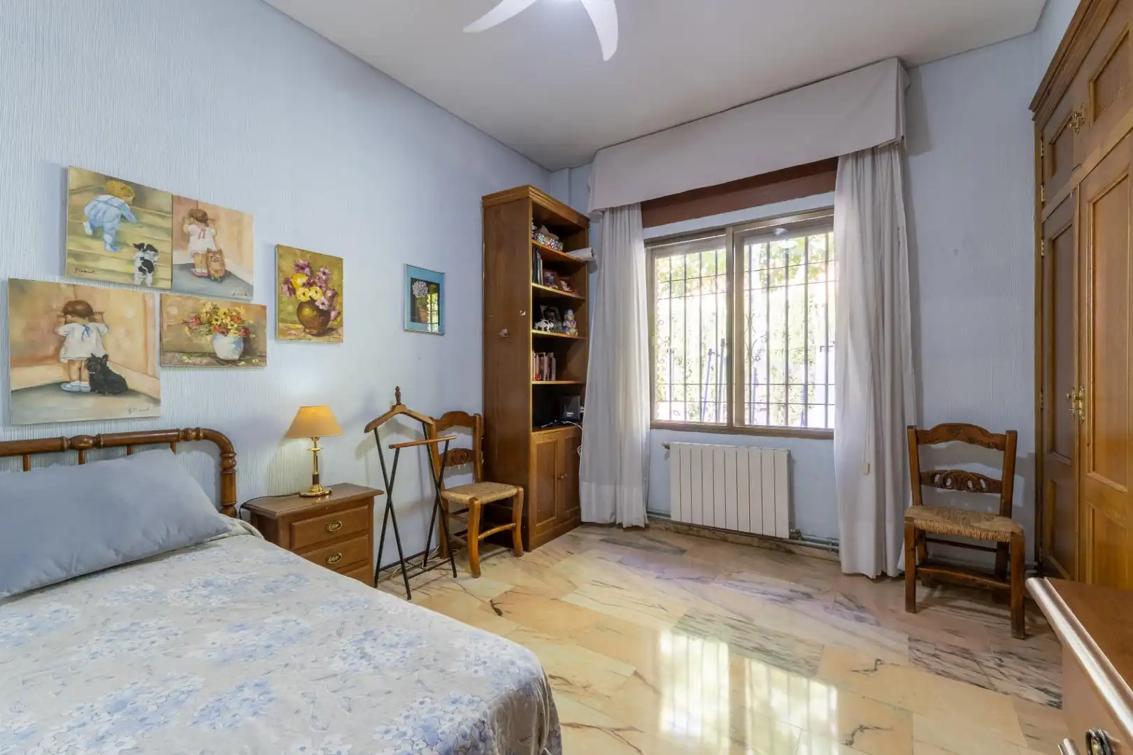 Dormitori de Casa o xalet en venda en Córdoba amb Aire condicionat, Calefacció i Jardí privat