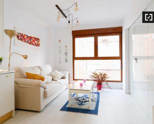 Living room of Flat to rent in  Madrid Capital  with Air Conditioner, Heating and Furnished