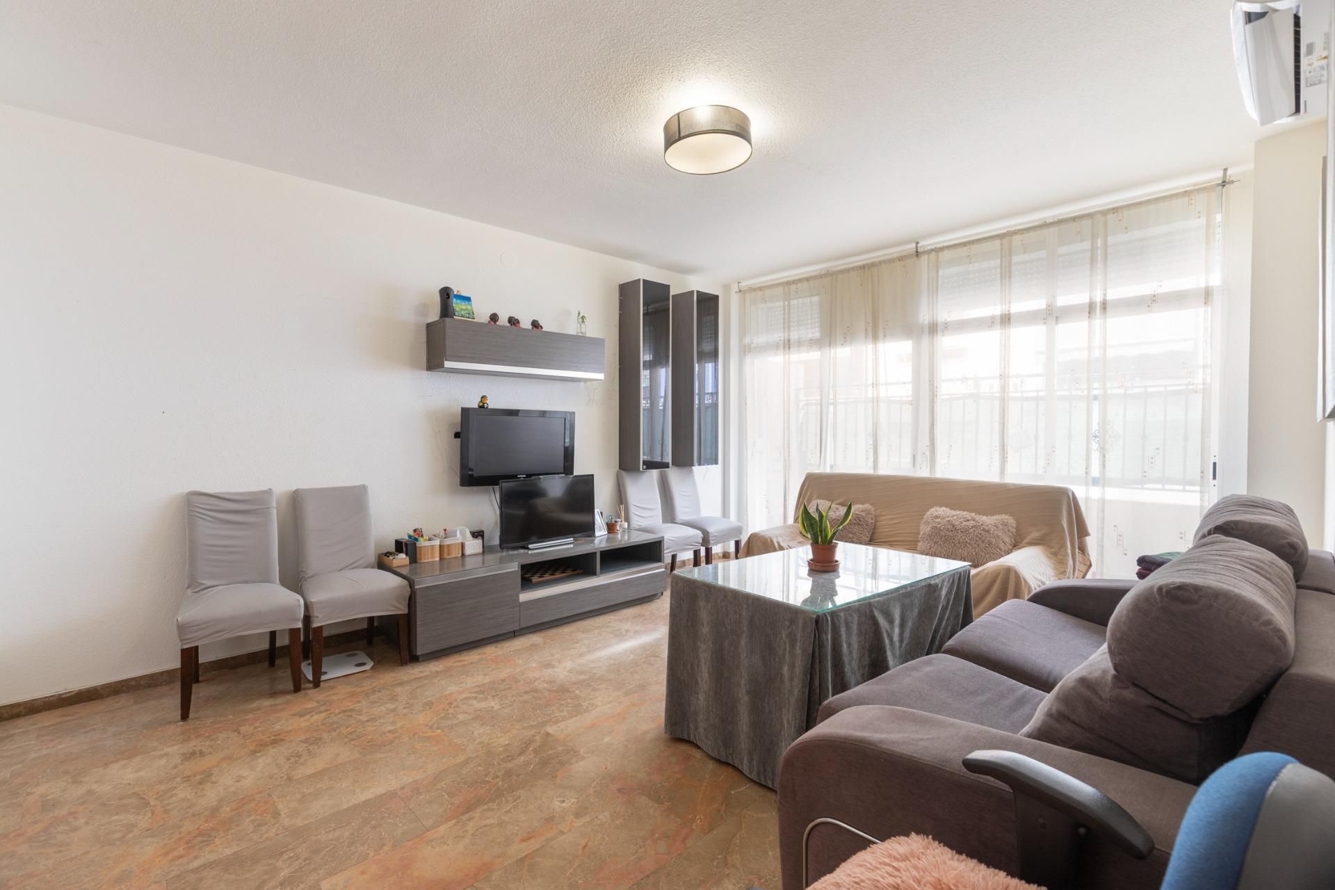 Sala d'estar de Pis en venda en Maracena amb Aire condicionat, Parquet i Terrassa