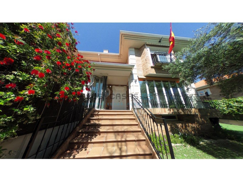 Exterior view of House or chalet for sale in Cuarte de Huerva  with Air Conditioner, Private garden and Balcony