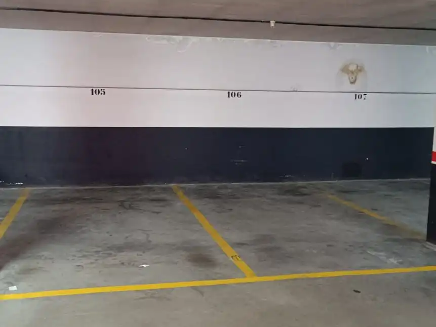 Individual to rent in Piqueras 13