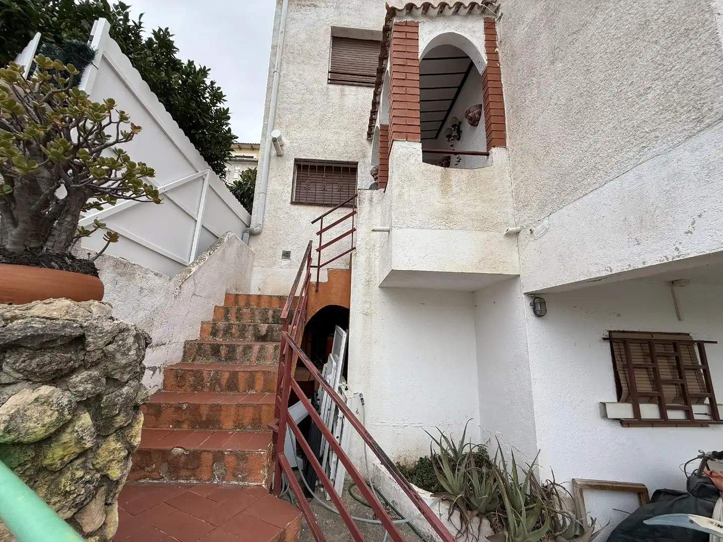 Vista exterior de Casa o xalet en venda en Roda de Berà amb Terrassa