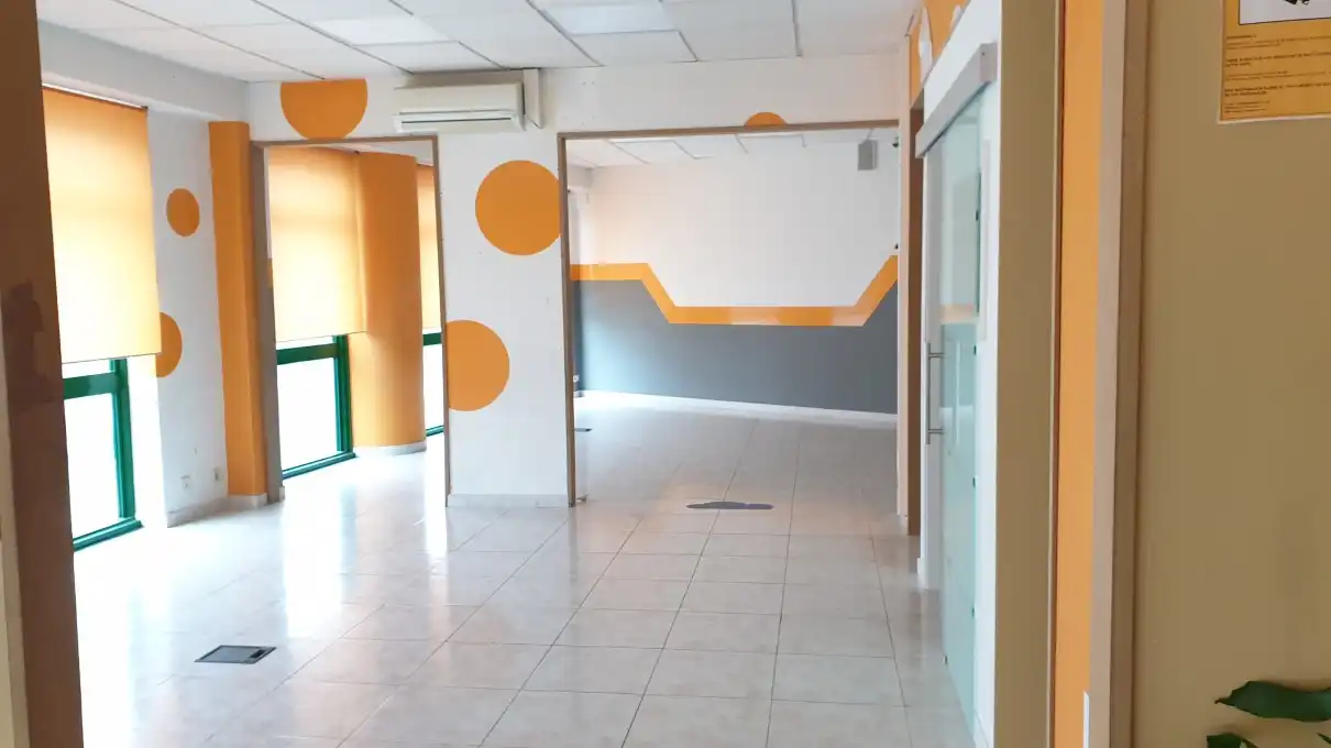 Ufficio con ascensore in affitto a Polígono Pocomaco, imagen 2
