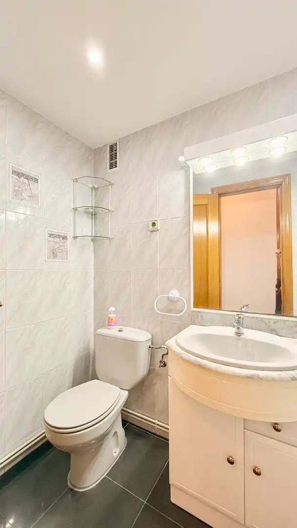 Bathroom of Flat for sale in Sant Joan Despí  with Air Conditioner, Heating and Terrace
