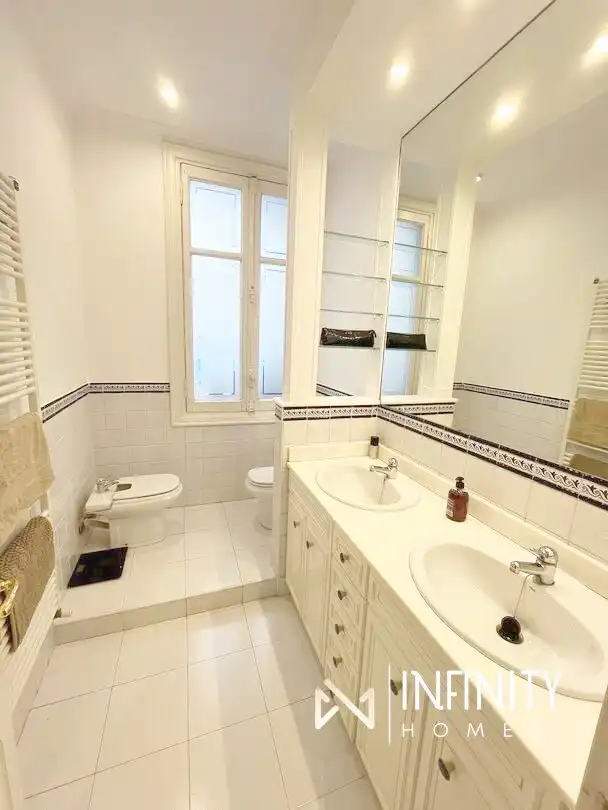 Bathroom of Flat for rent in Bilbao   with Heating, Terrace and Balcony