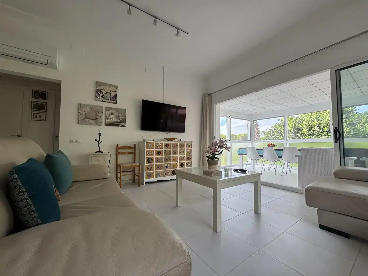 Sala d'estar de Casa o xalet en venda en Salou amb Aire condicionat i Piscina