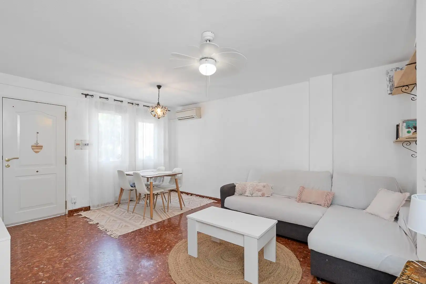 Living room of Detached homes for sale in Atarfe  with Air Conditioner and Terrace