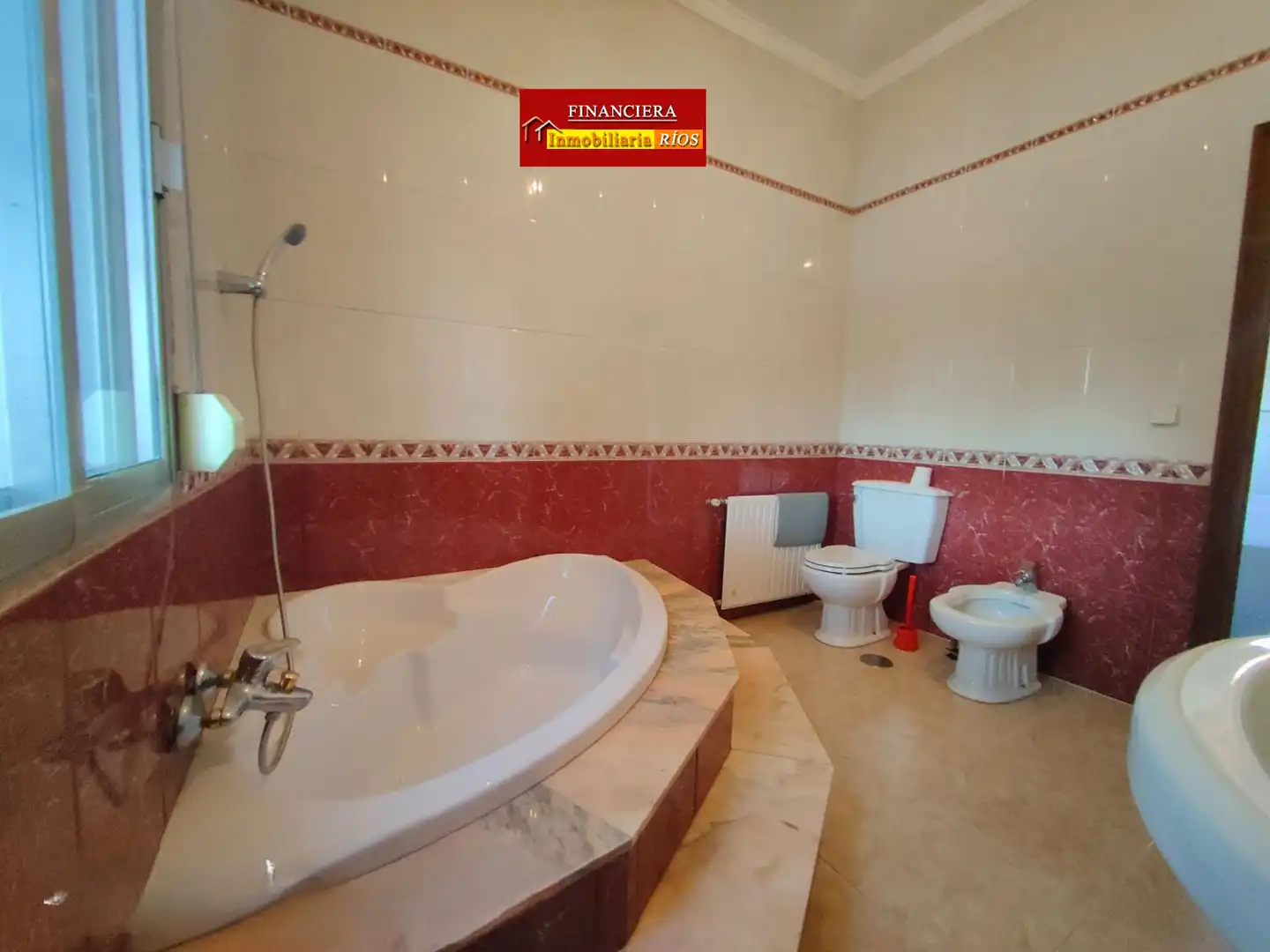 Chalet con piscina en venta en Carmona, imagen 7