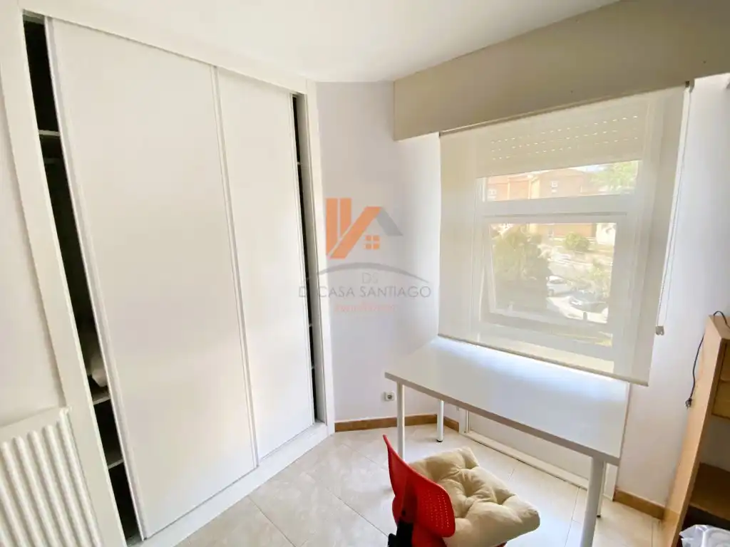 Bedroom of Flat for rent in Santiago de Compostela   with Furnished