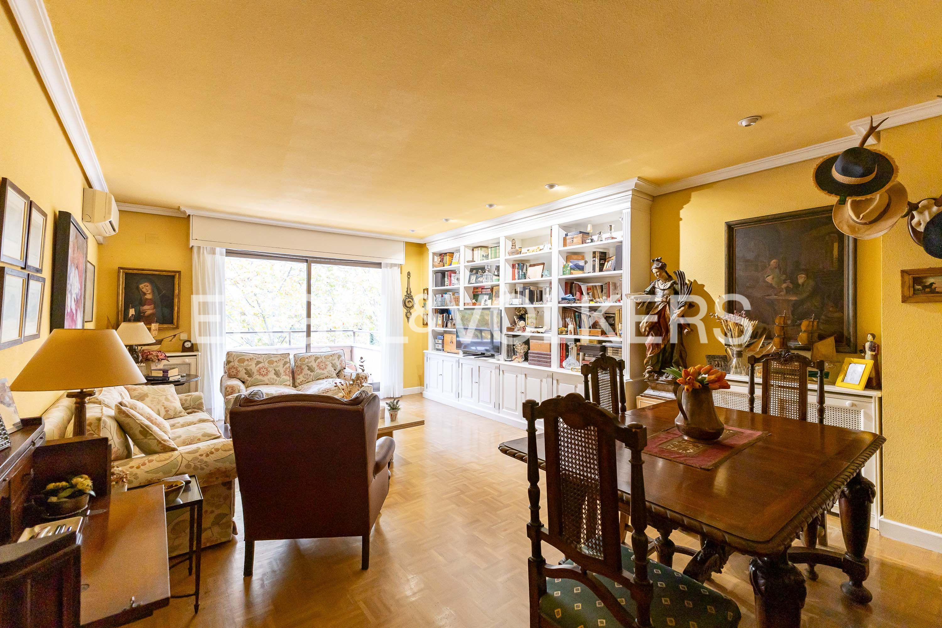 Exterior view of Apartment for sale in  Madrid Capital  with Air Conditioner, Heating and Terrace