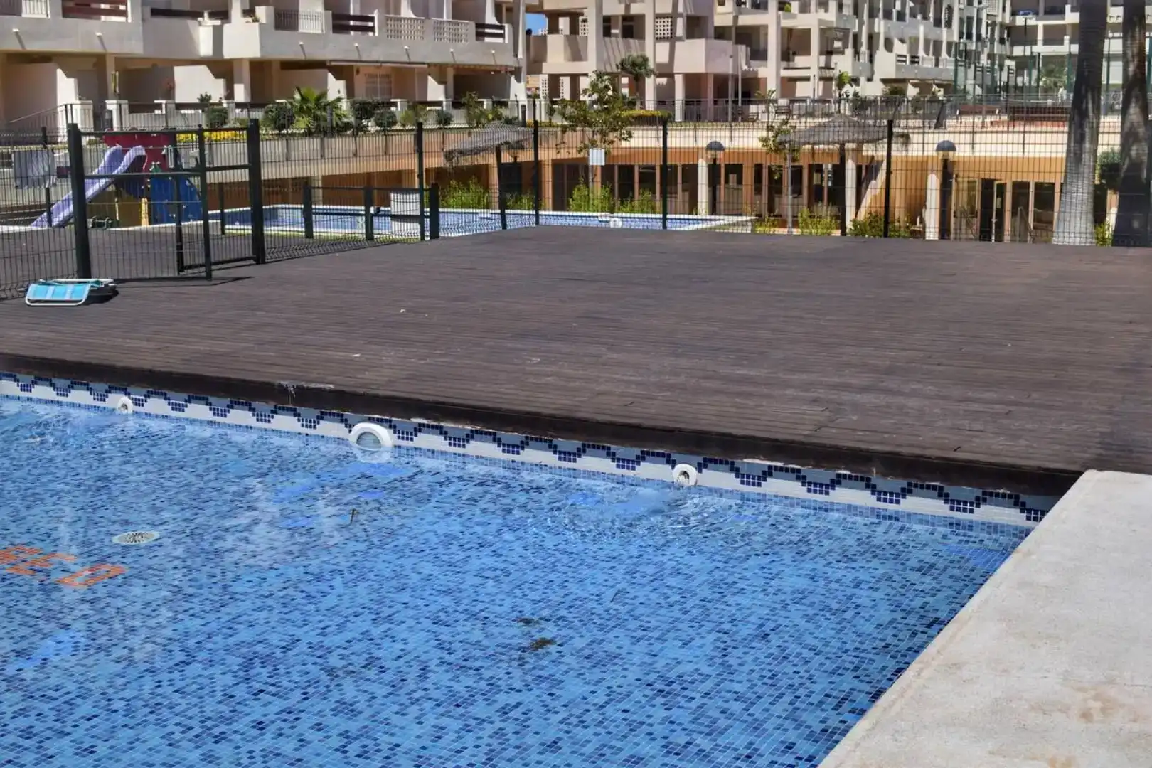 Schwimmbecken von Wohnungen zur Miete in Roquetas de Mar mit Klimaanlage, Schwimmbad und Balkon
