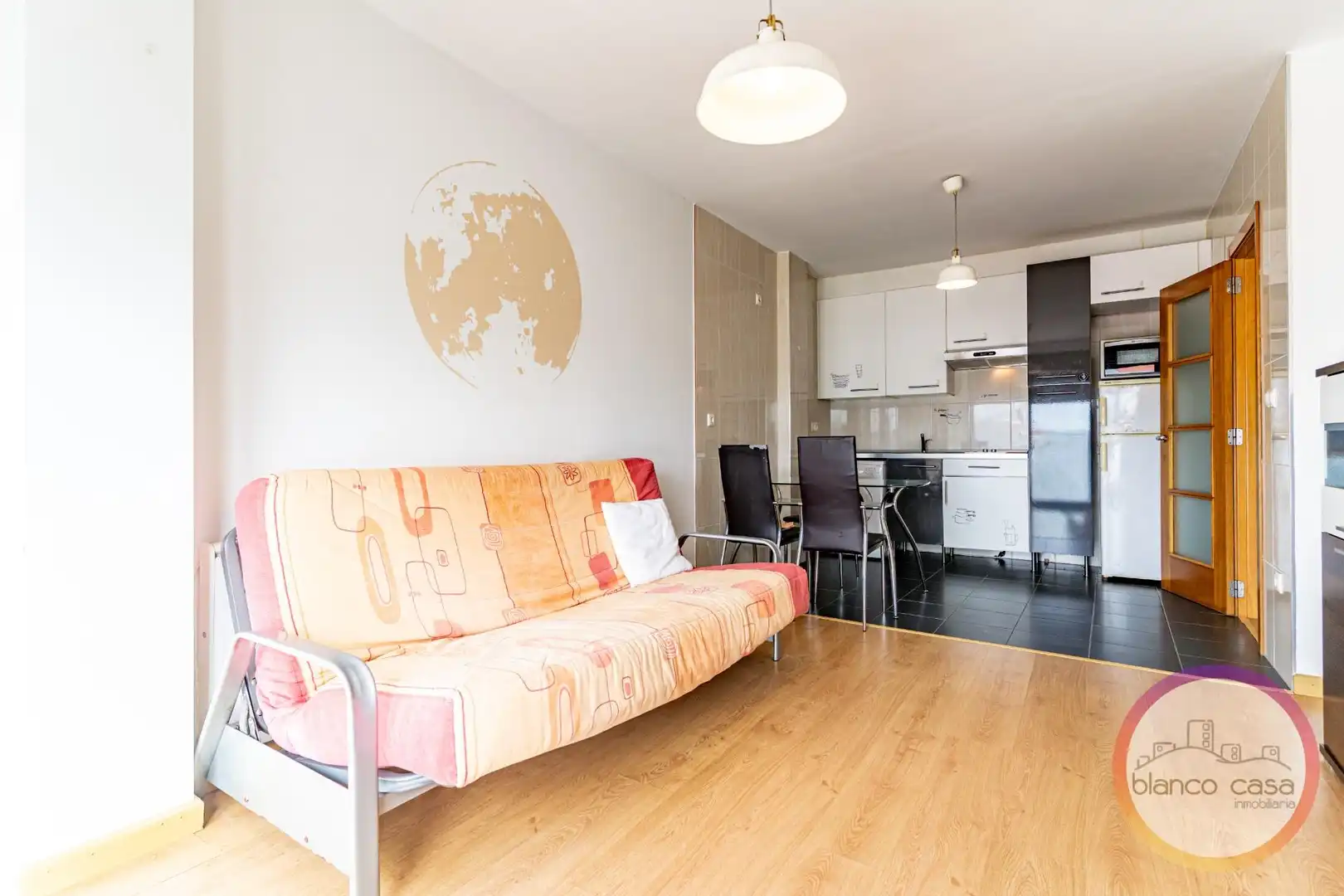 Sala de estar de Piso en venta en Carballo con Calefacción, Amueblado y Balcón