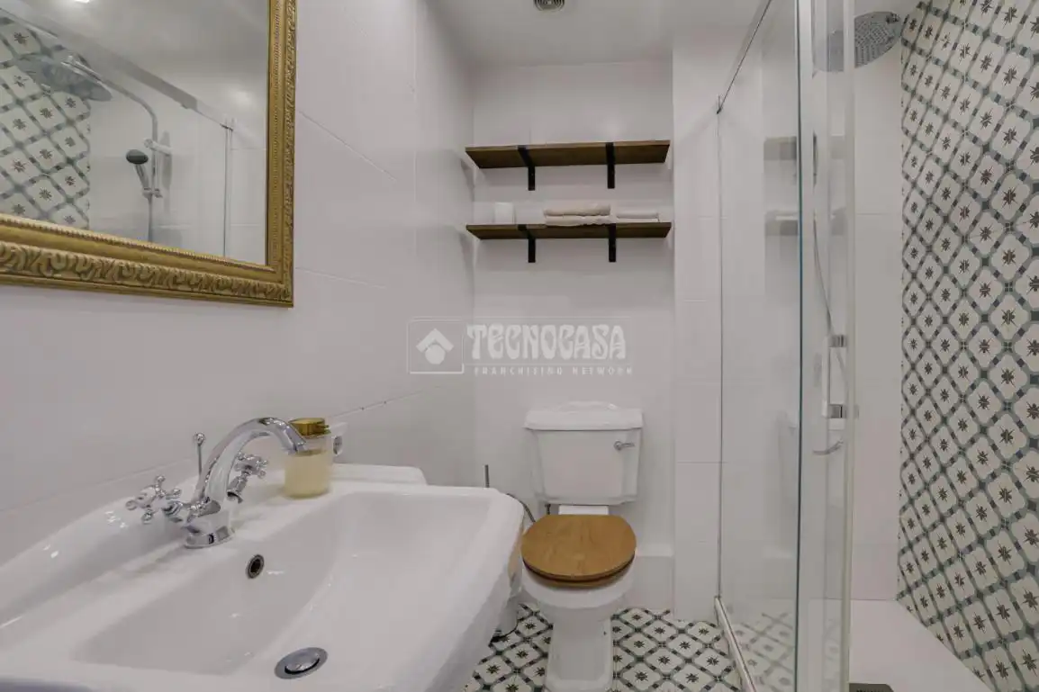 Bany de Estudi en venda en Mataró amb Aire condicionat i Balcó