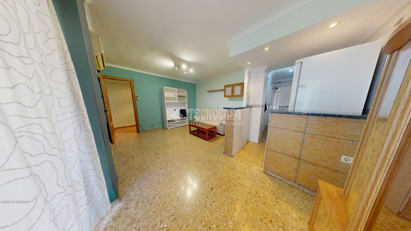 Flat for sale in  Valencia Capital  with Balcony