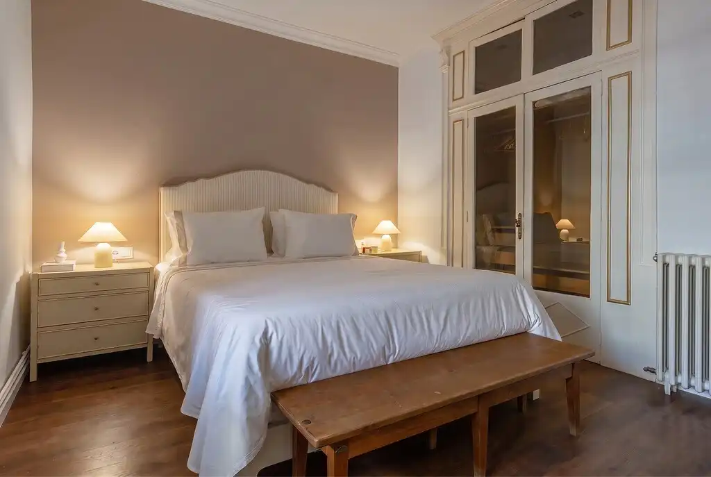 Bedroom of Apartments for sale in Barcelona  with Air Conditioner, Heating and Parquet flooring