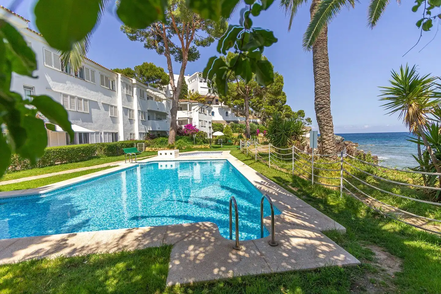 Piscina de Apartament de lloguer en Altea amb Aire condicionat, Jardí privat i Terrassa