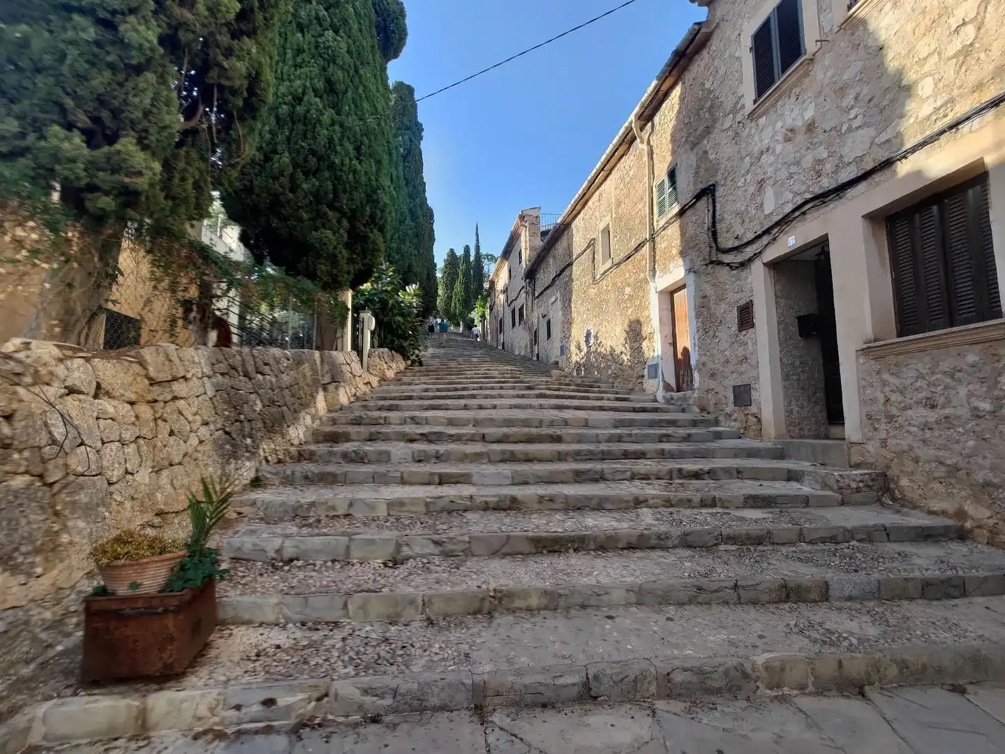 Außenansicht von Einfamilien-Reihenhaus zum Verkauf in Pollença mit Klimaanlage, Heizung und Terrasse