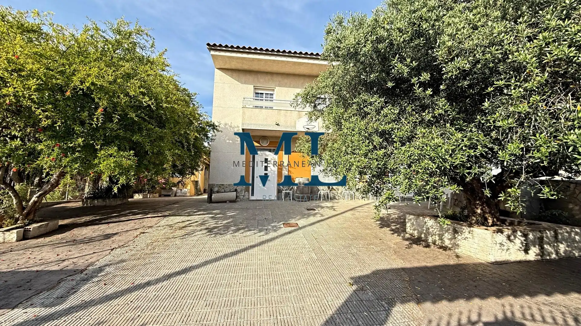 Vista exterior de Casa o xalet en venda en Vilanova i la Geltrú amb Calefacció, Jardí privat i Piscina