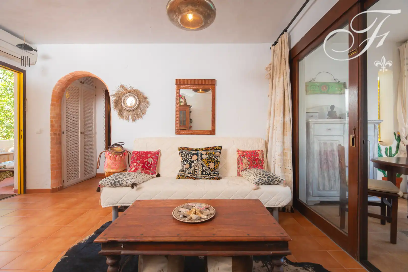 Sala de estar de Apartamento en venta en Santa Eulària des Riu con Aire acondicionado, Terraza y Piscina comunitaria