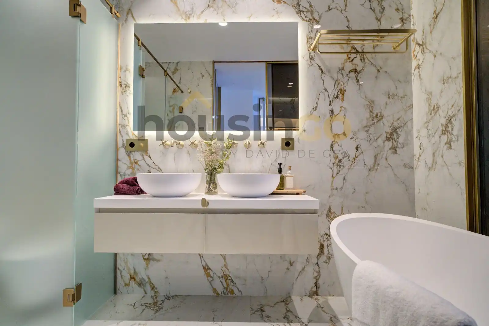 Bathroom of Flat for sale in Madrid  with Air Conditioner, Heating and Terrace