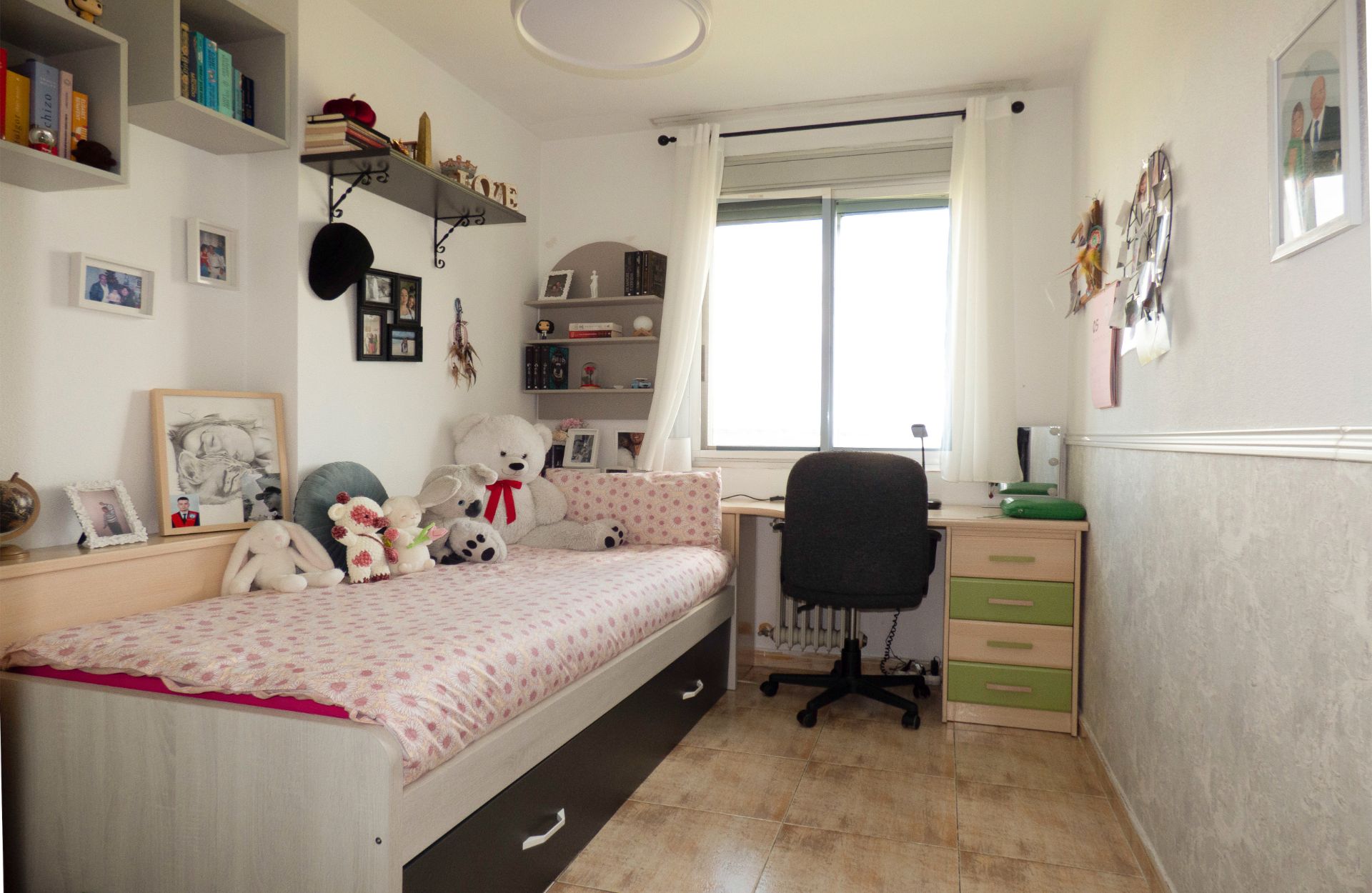 Bedroom of Flat for sale in Fuenlabrada  with Air Conditioner, Terrace and Storage room