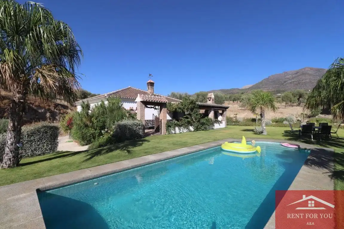 Jardí de Casa o xalet de lloguer en Alozaina amb Aire condicionat, Jardí privat i Piscina