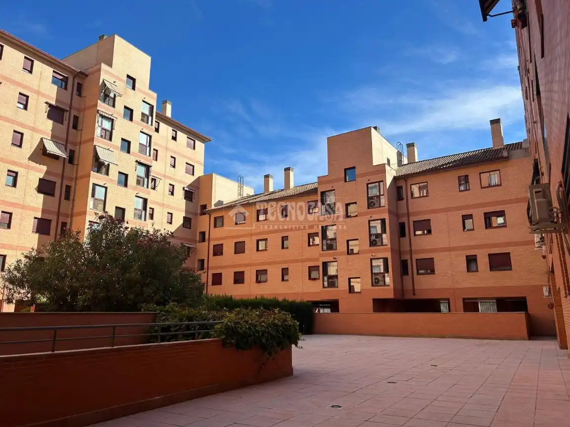 Vista exterior de Piso en venta en Madrid con Aire acondicionado, Calefacción y Trastero