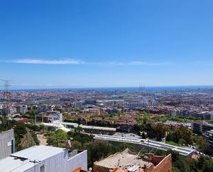 Exterior view of Flat for sale in  Barcelona Capital  with Oven and Balcony