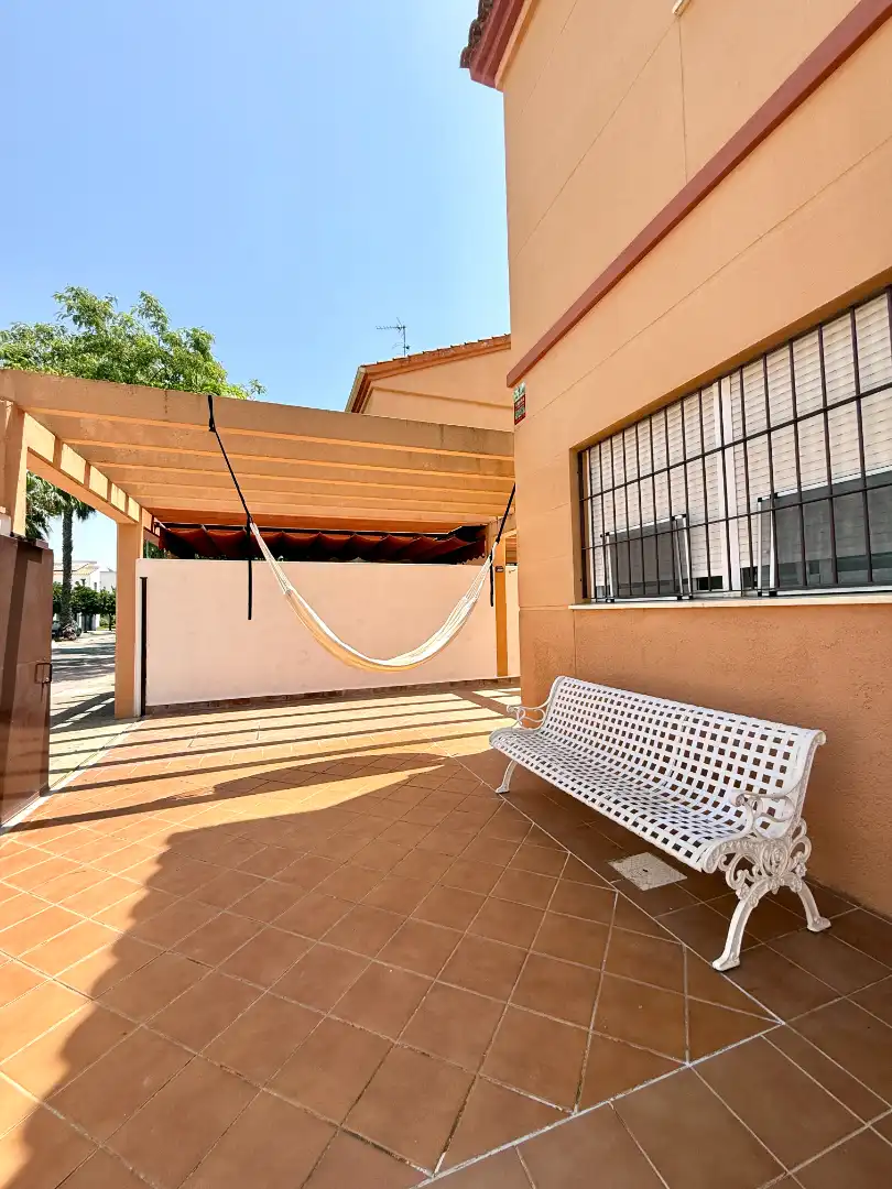 Terrassa de Casa adosada en venda en Espartinas amb Jardí privat, Terrassa i Piscina