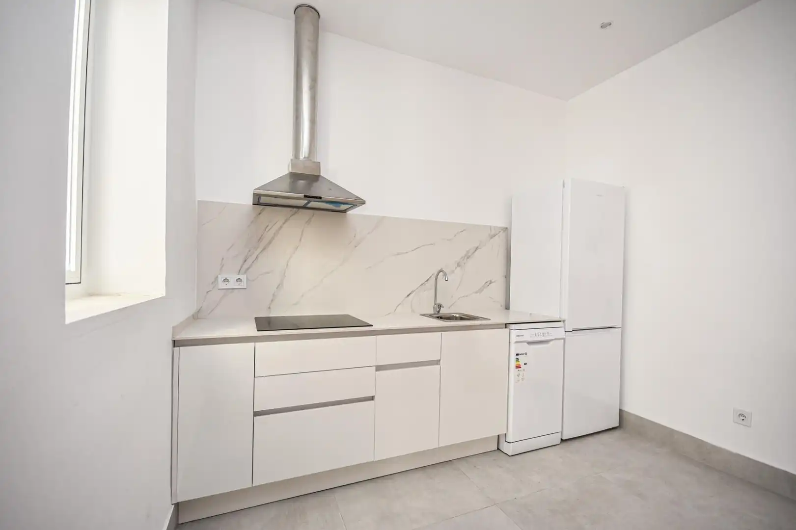 Küche von Wohnung zur Miete in  Palma de Mallorca mit Terrasse, Abstellraum und Balkon