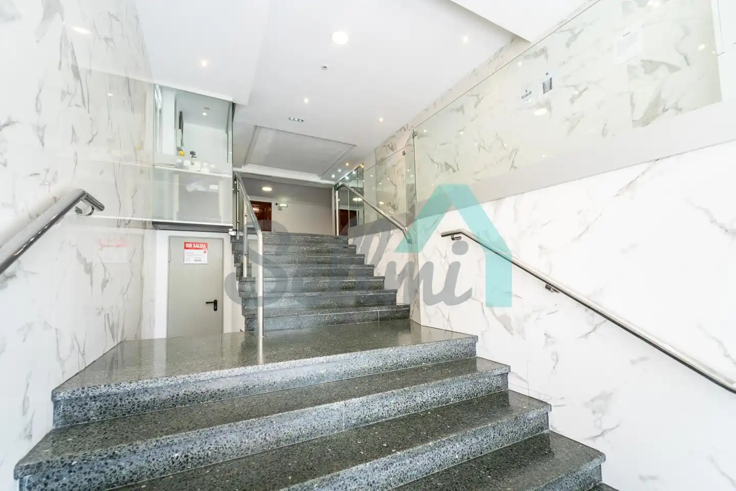 Pis en venda en Oviedo  amb Calefacció, Parquet i Terrassa